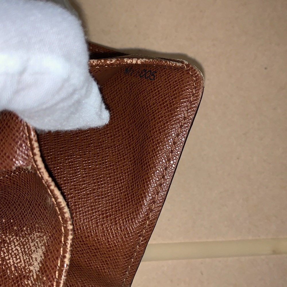 SOLD - Authentic LOUIS VUITTON Compact Zip Bi-Fold Monogram Wallet - Picture 15 of 15